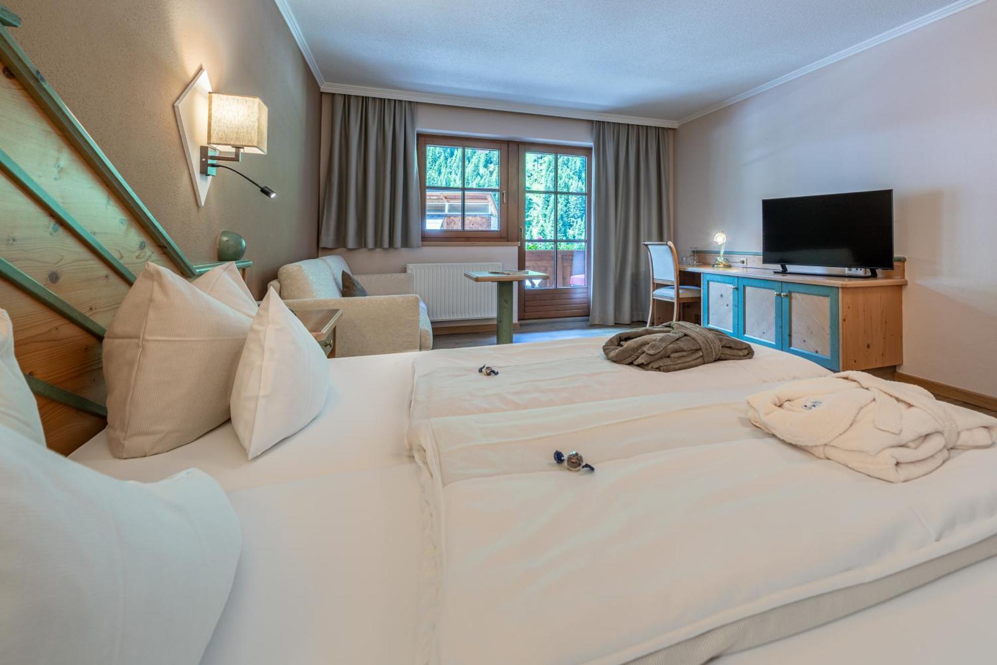 Hotel Mittagskogel Pitztal سانكت ليونارد إم بيتزتال المظهر الخارجي الصورة