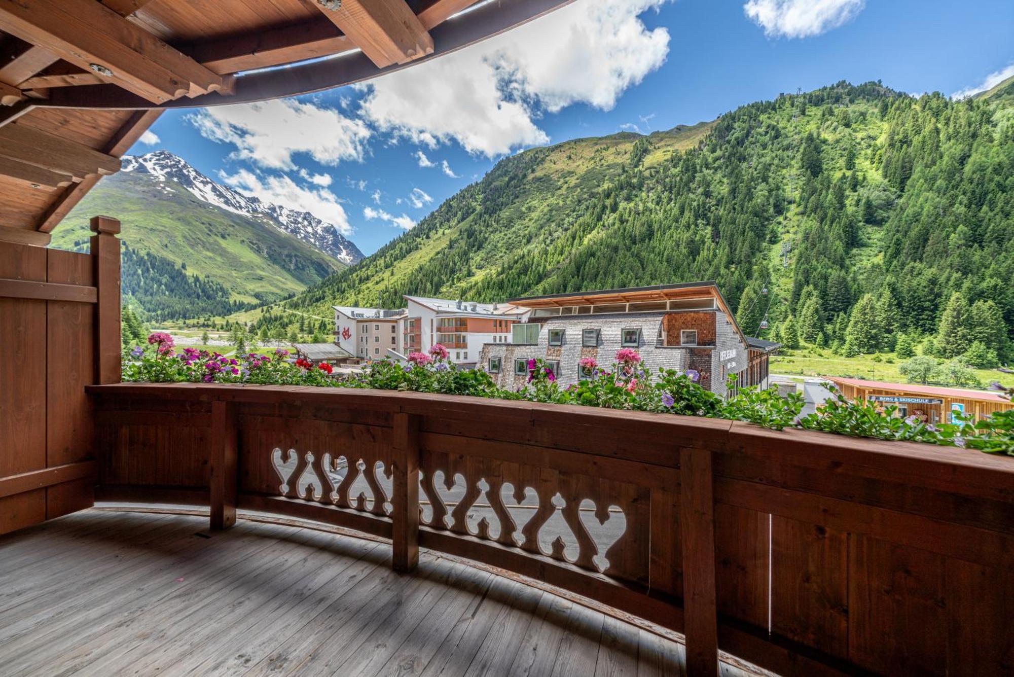 Hotel Mittagskogel Pitztal سانكت ليونارد إم بيتزتال المظهر الخارجي الصورة