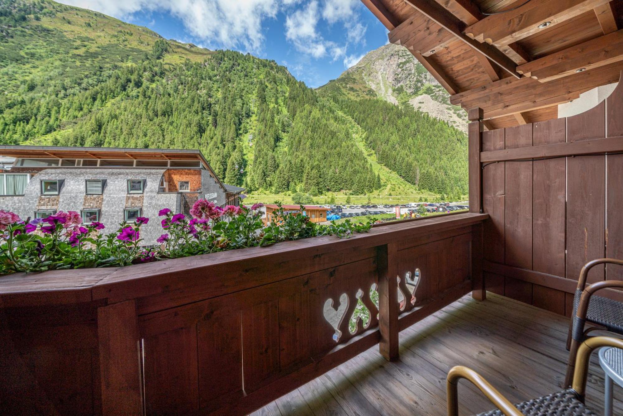 Hotel Mittagskogel Pitztal سانكت ليونارد إم بيتزتال المظهر الخارجي الصورة